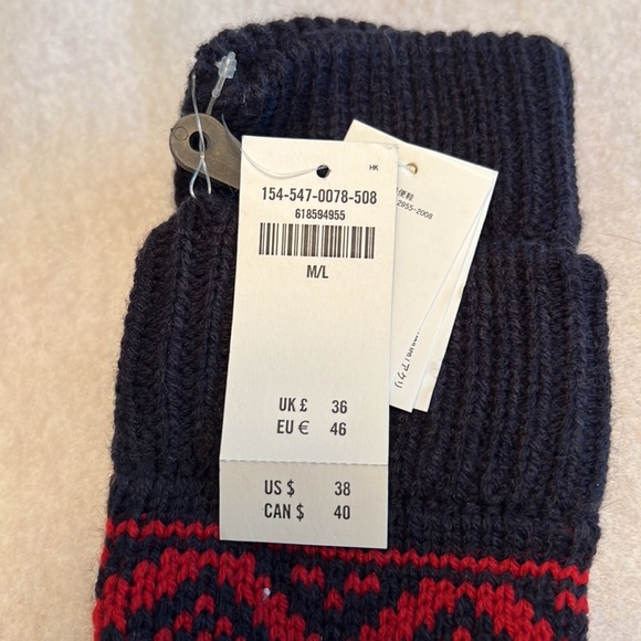 Abercrombie and Fitch slippers.  Brand new - Picture 3 of 4